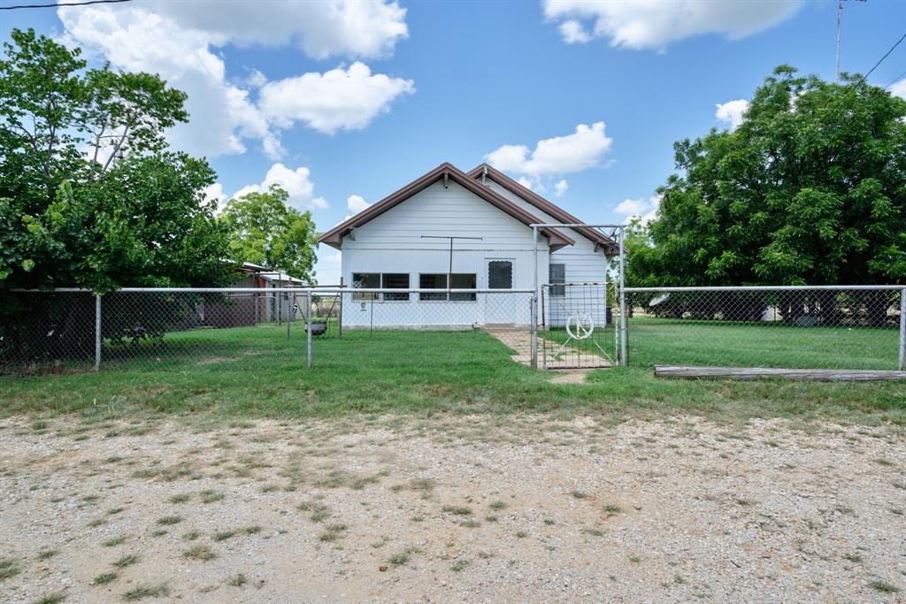 8 Sw Poteet Road Property Photo 19