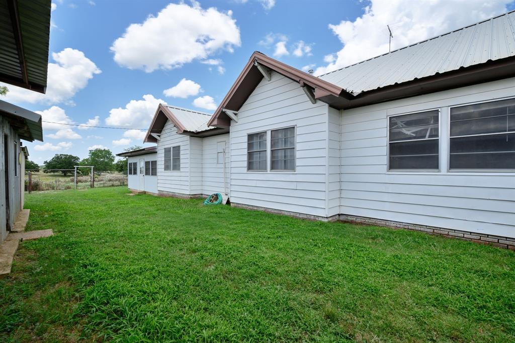 8 Sw Poteet Road Property Photo 21