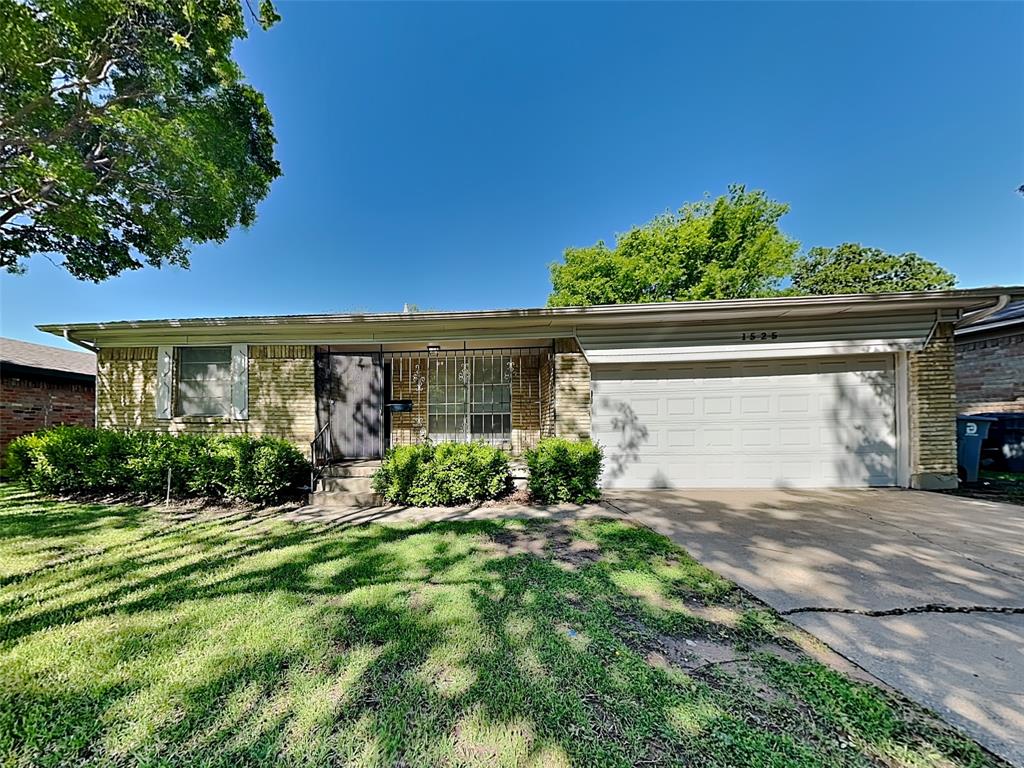 1525 Gardenside Drive Property Photo 1