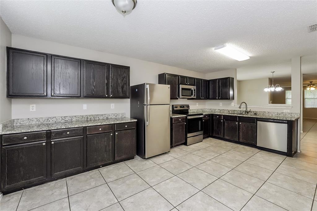 3908 Foxhound Lane Property Photo 4