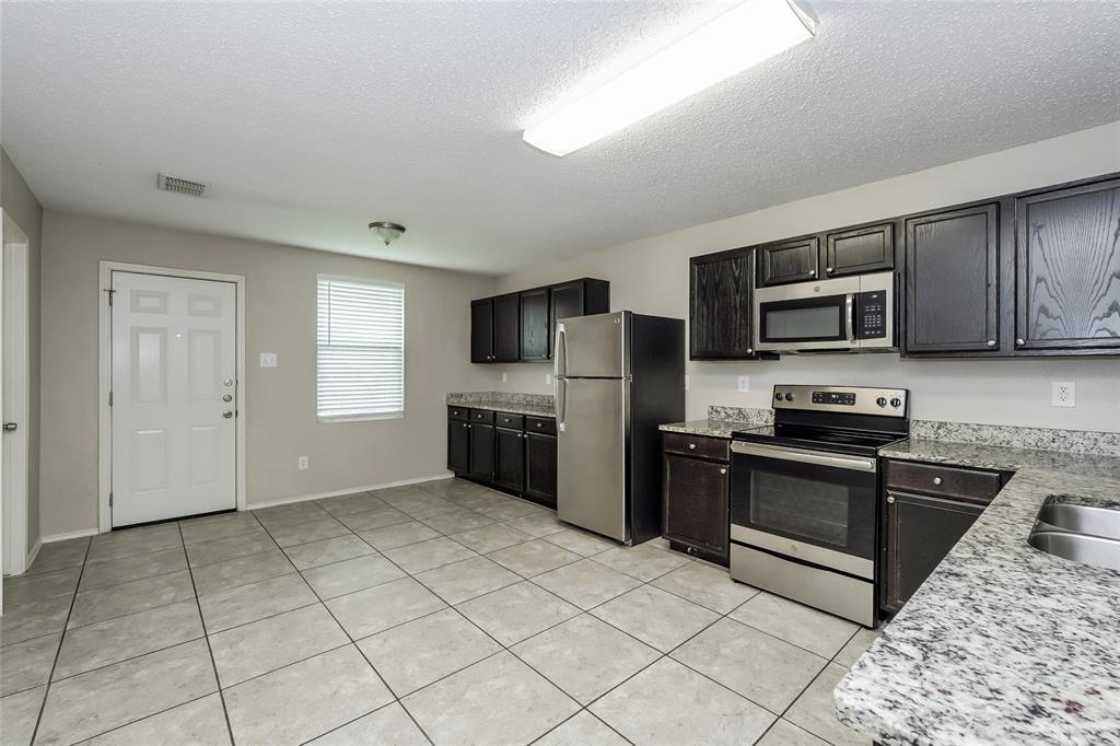 3908 Foxhound Lane Property Photo 6