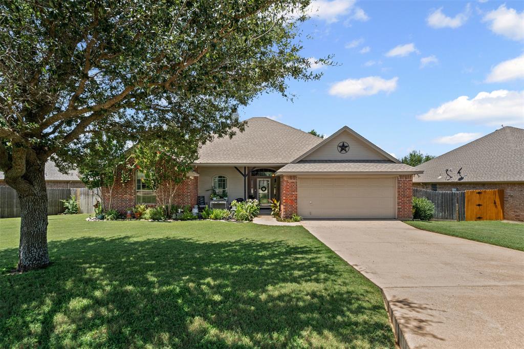 1003 Winding Road Property Photo 1