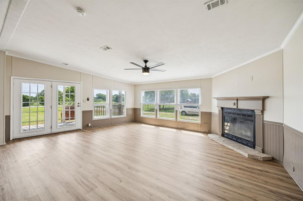 8868 County Road 2472 Property Photo 1