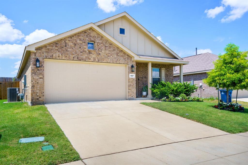 1657 Bluffview Drive Property Photo 1