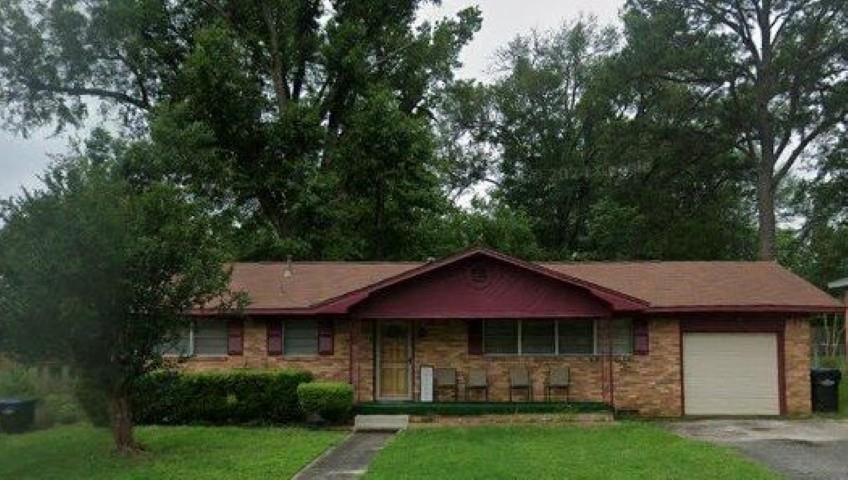 1004 Glencrest Lane Property Photo 1