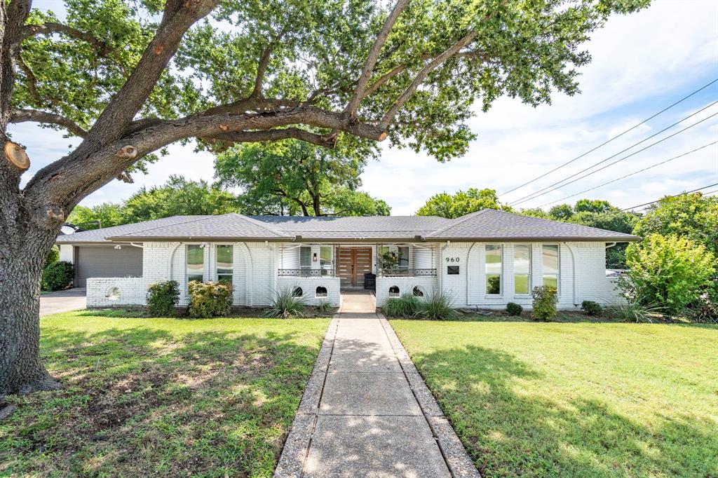960 Glen Oaks Boulevard Property Photo 1
