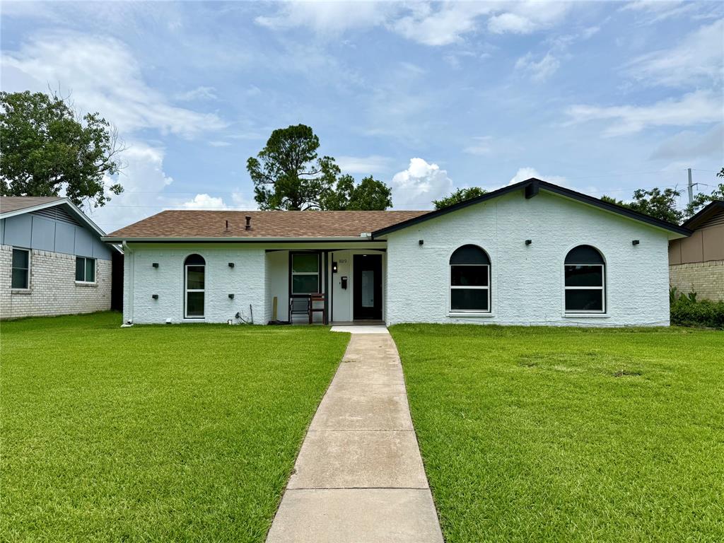 809 Longbeach Drive