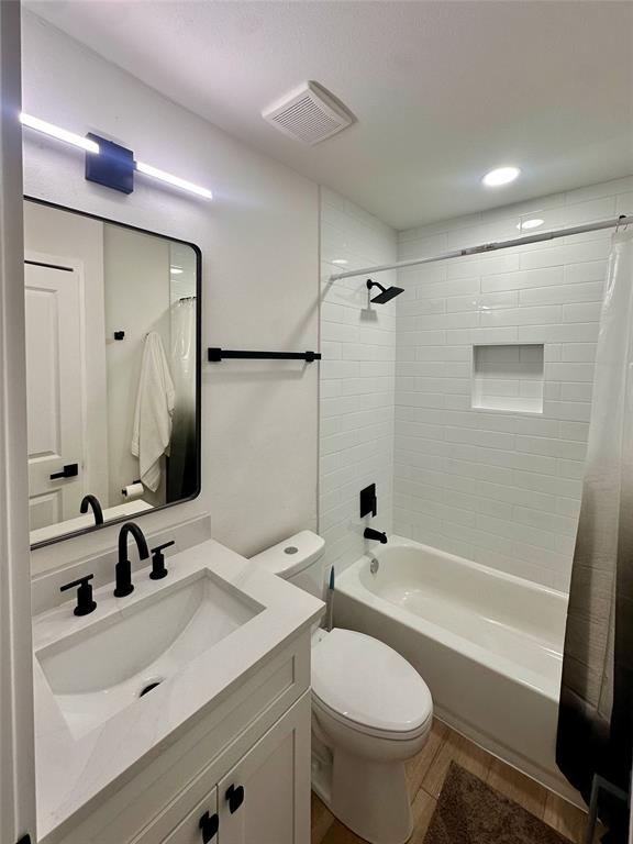 809 Longbeach Drive Property Photo 9