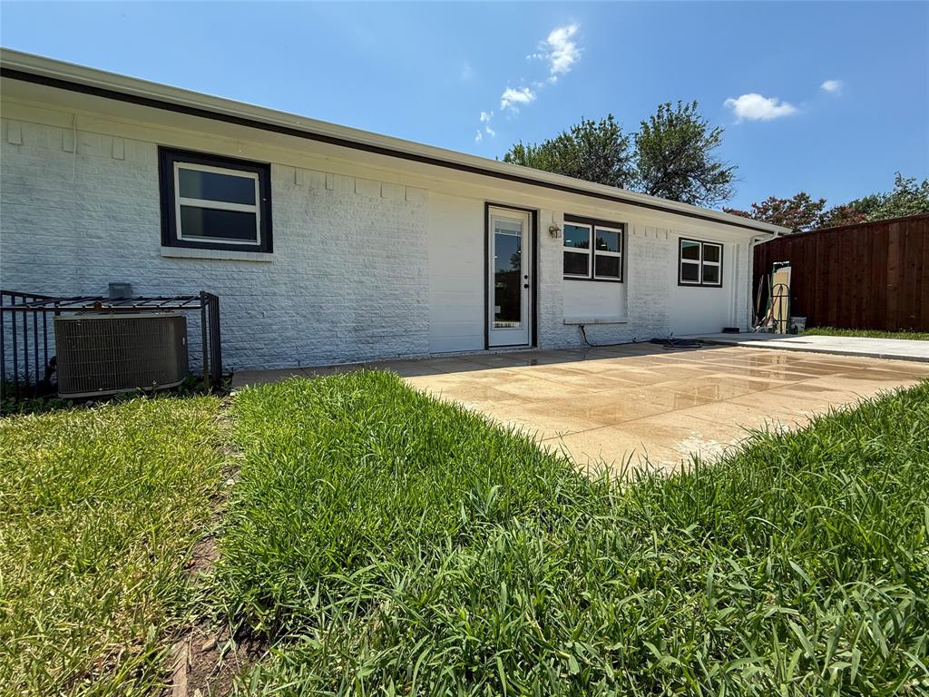 809 Longbeach Drive Property Photo 17