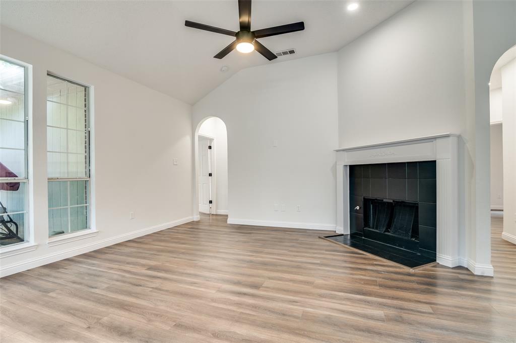 1433 Cross Courts Drive Property Photo 2