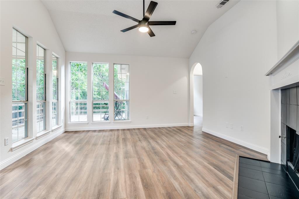 1433 Cross Courts Drive Property Photo 3