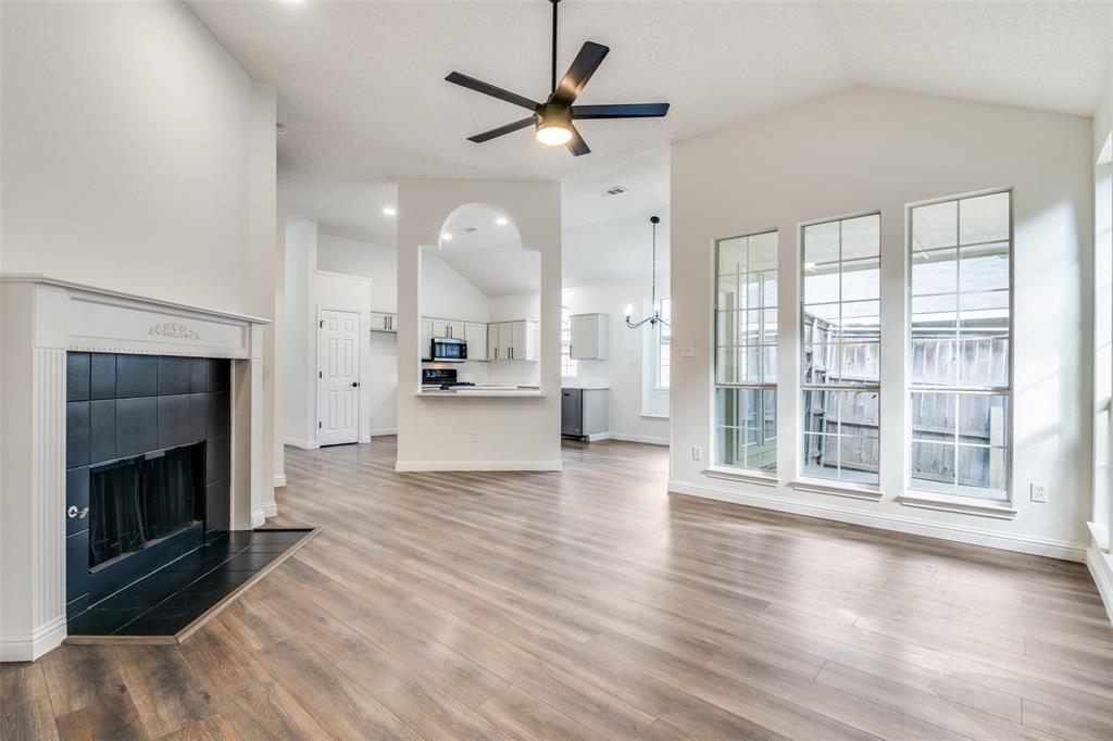 1433 Cross Courts Drive Property Photo 4