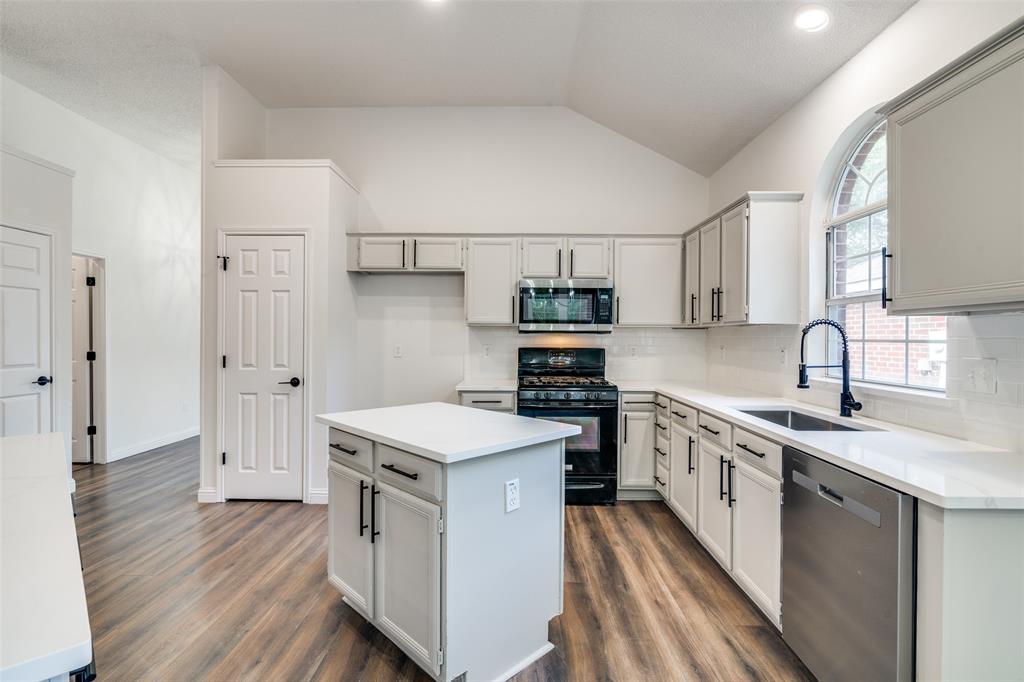 1433 Cross Courts Drive Property Photo 8