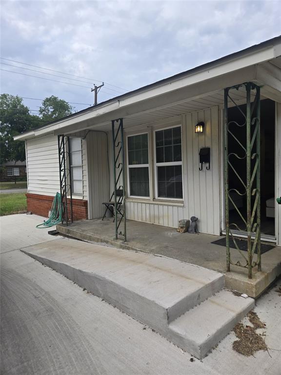 1942 Haltom Road Property Photo 1