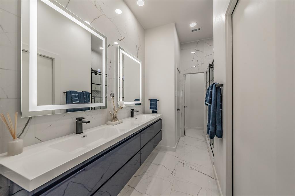 1309 Chicota Drive Property Photo 1