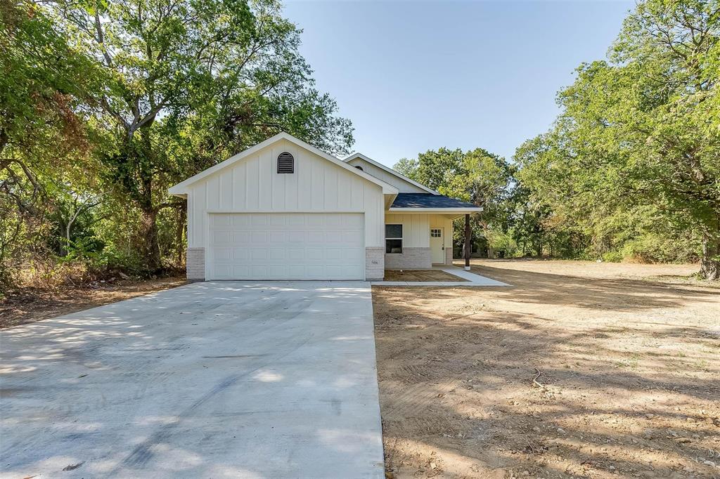 301 S Lamar Street Property Photo 1
