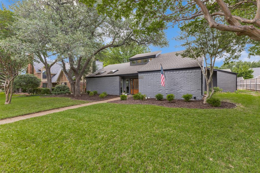 233 Woodcrest Drive Property Photo 1