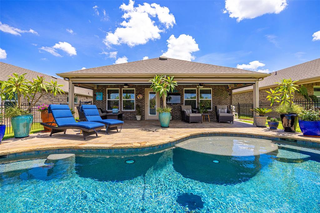 905 Rough Hollow Drive