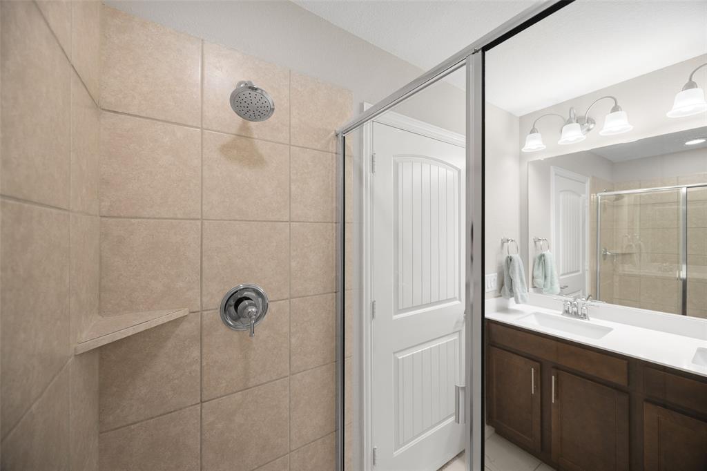 905 Rough Hollow Drive Property Photo 14
