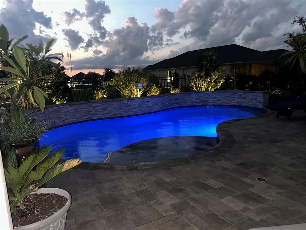 905 Rough Hollow Drive Property Photo 30