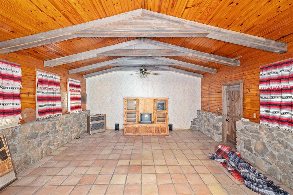 601 Country Oaks Lane Property Photo 2