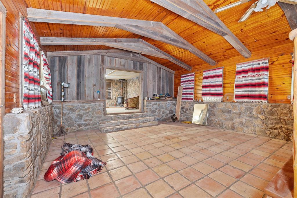 601 Country Oaks Lane Property Photo 3