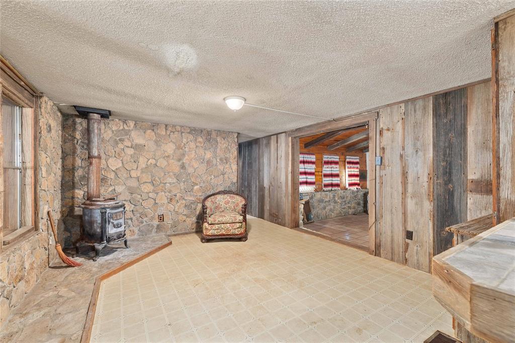 601 Country Oaks Lane Property Photo 5