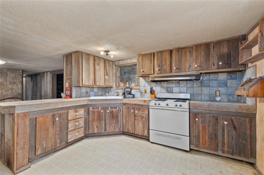 601 Country Oaks Lane Property Photo 6