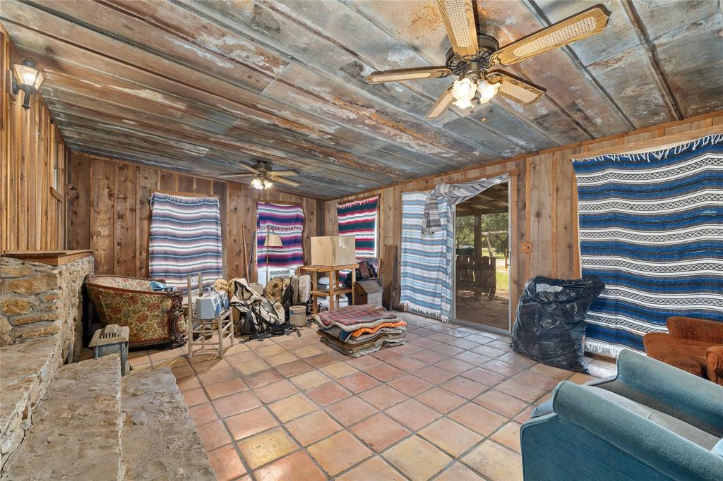 601 Country Oaks Lane Property Photo 8
