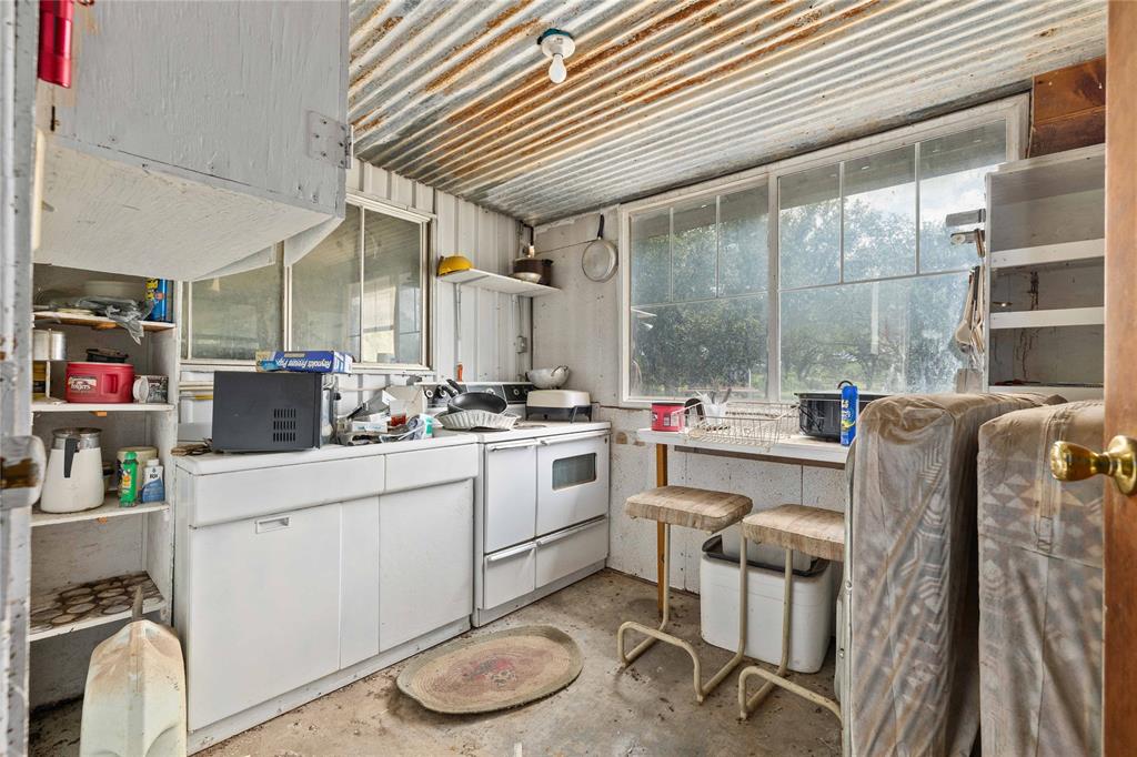 601 Country Oaks Lane Property Photo 16