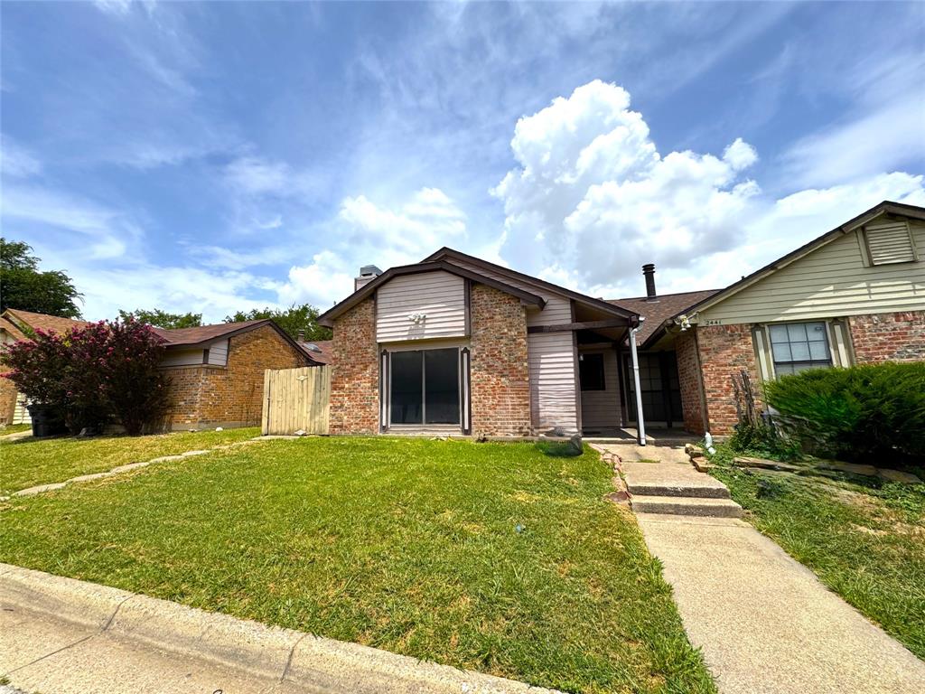 2439 Sunflower Drive Property Photo 1