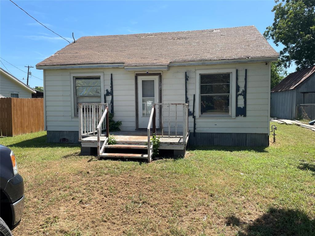 604 S Lee Street Property Photo 1