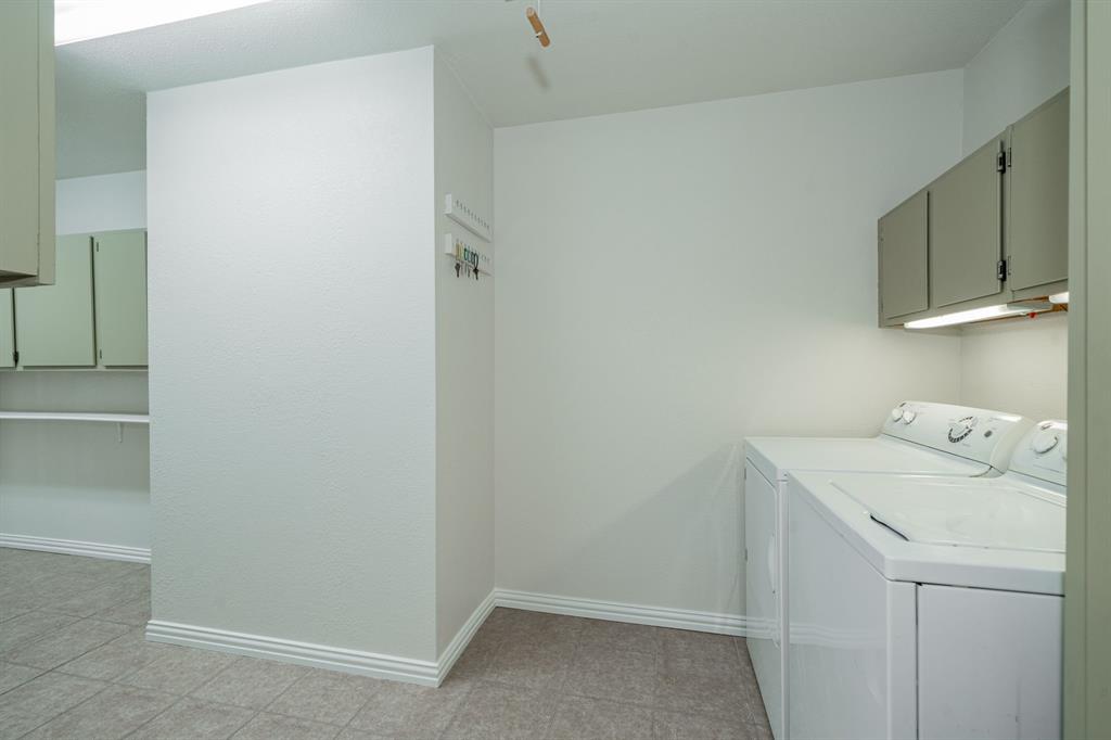 520 Overland Drive Property Photo 8