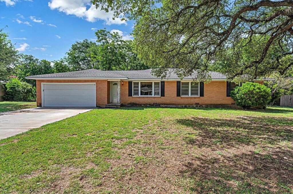 9108 Red Oak Drive Property Photo 1