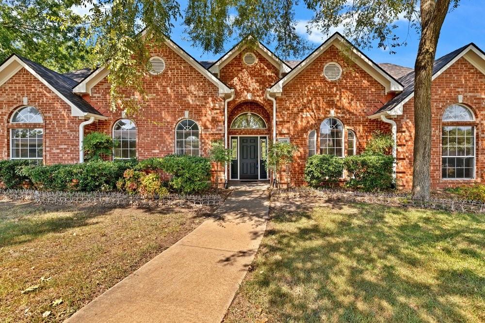 2210 Meadows Lane Property Photo 1
