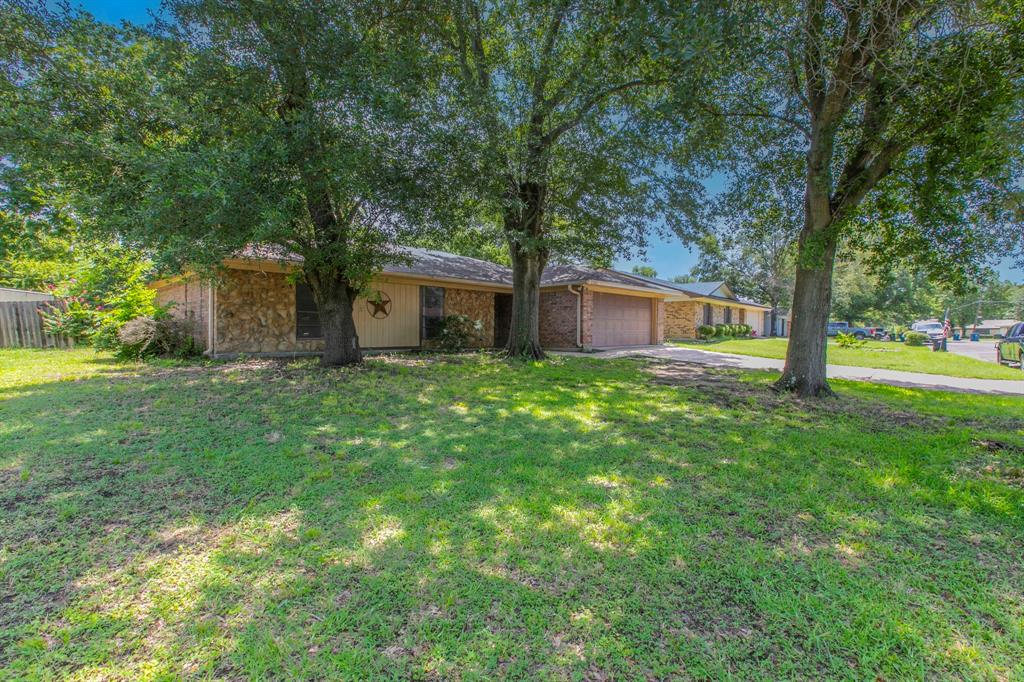 3105 Oakridge Drive Property Photo 1