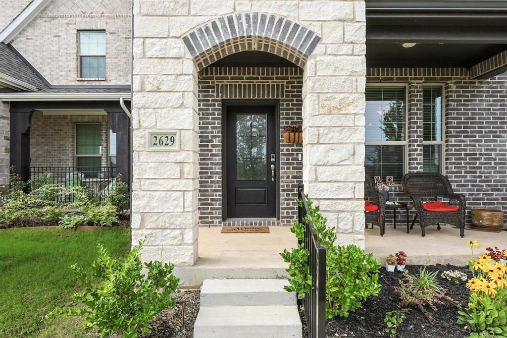 2629 Kings Canyon Mews Property Photo 1