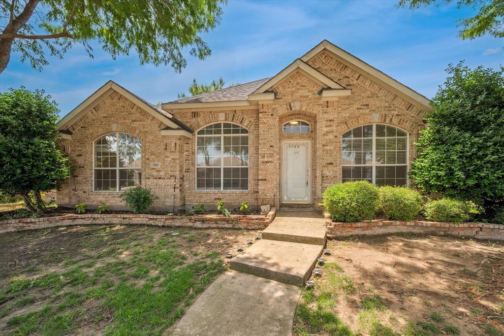 1700 Bur Oak Drive Property Photo 1
