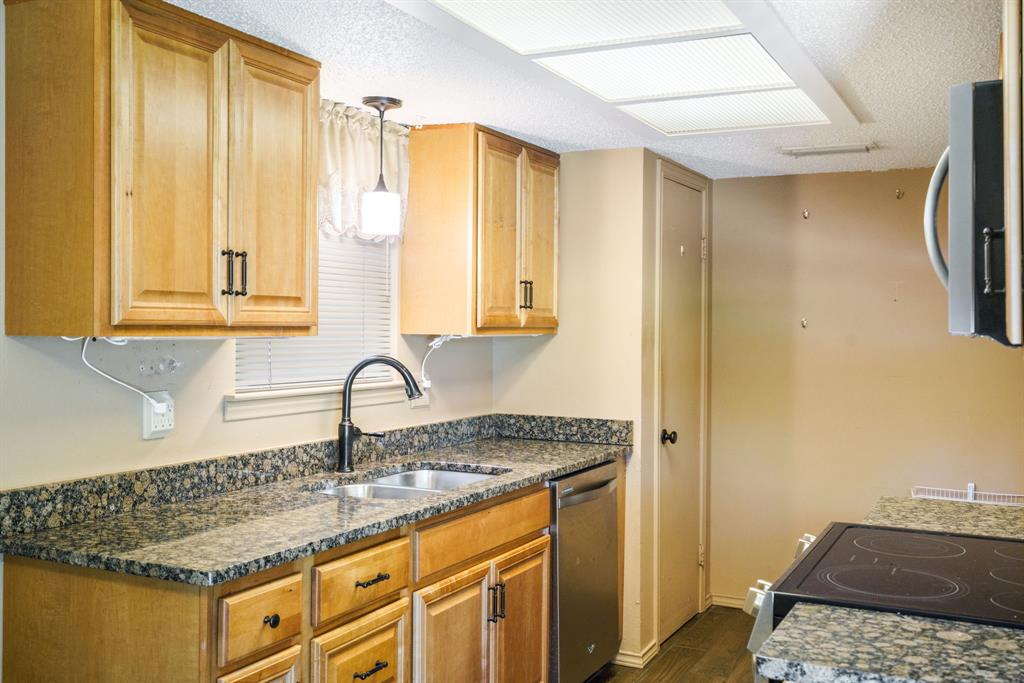 1710 Pine Knot Drive Property Photo 6