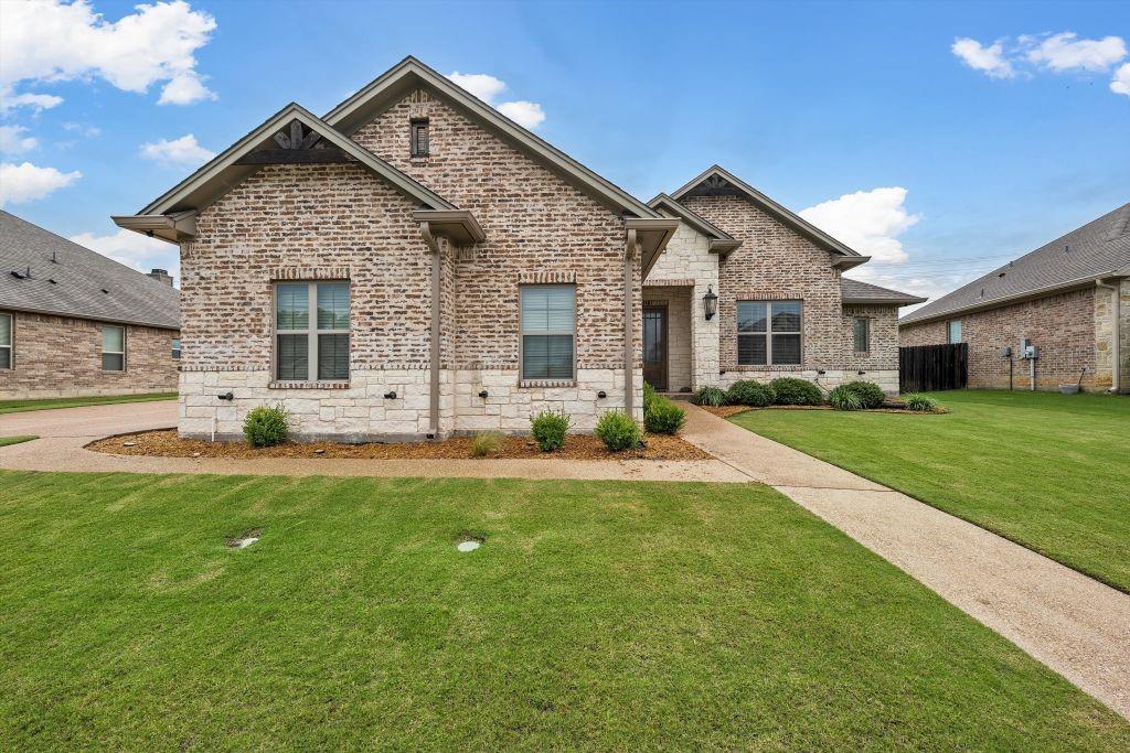 2205 Therese Drive Property Photo 1