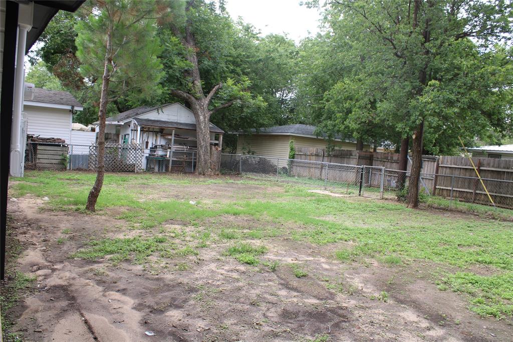 2203 Southside Dr Property Photo 4