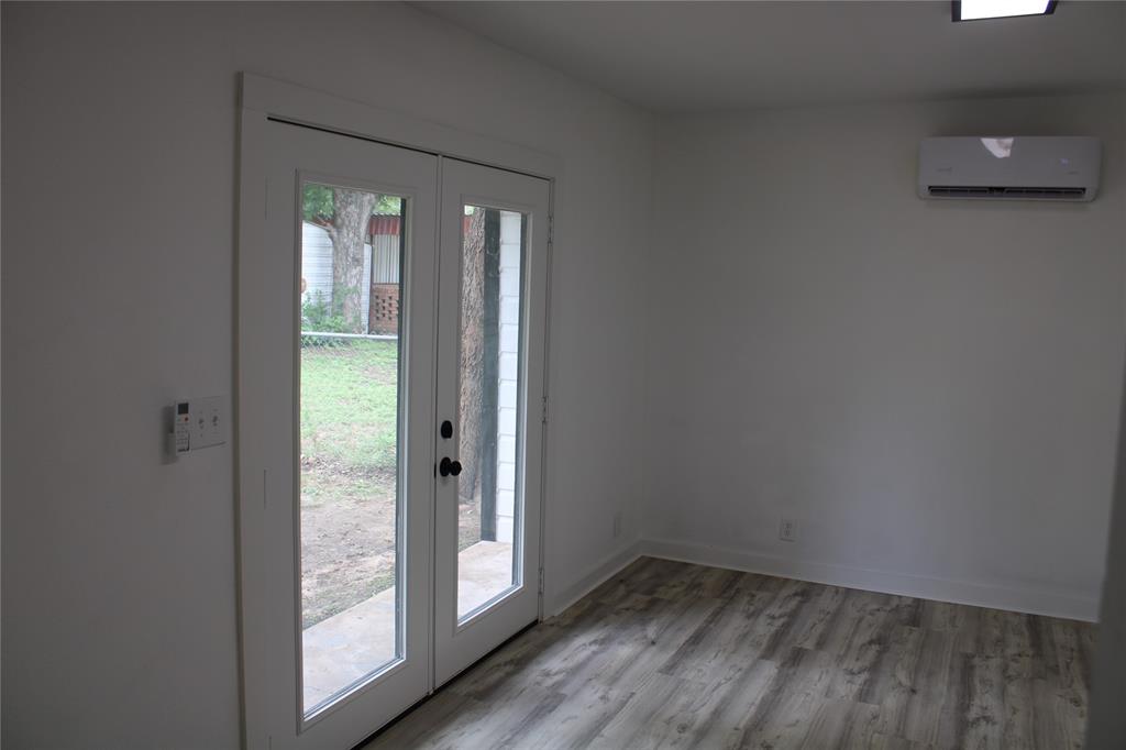 2203 Southside Dr Property Photo 6