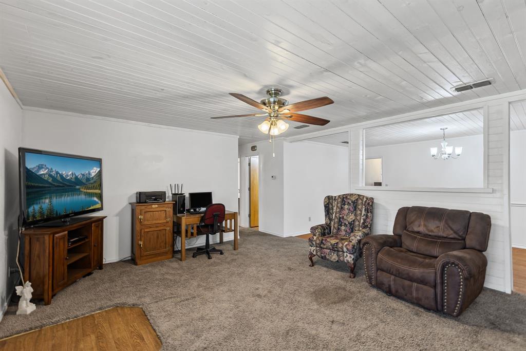 206 N Main Street Property Photo 6