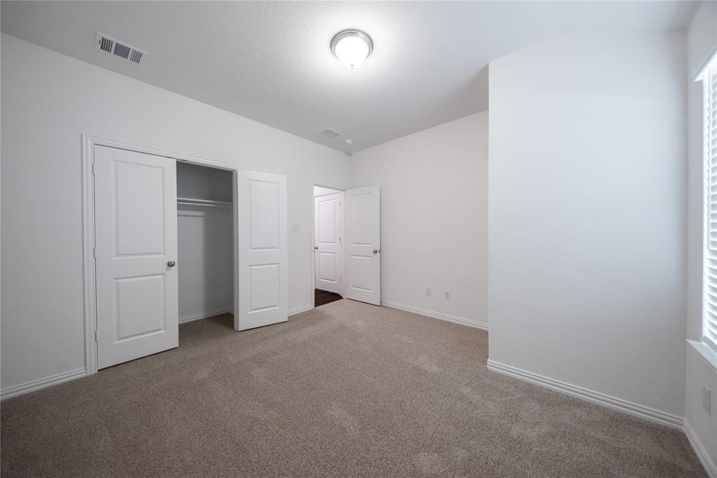 3417 Longfellow Avenue Property Photo 18