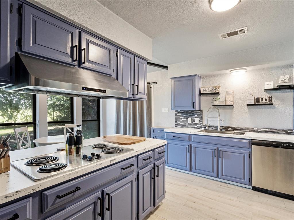 108 Sunview Street Property Photo 27