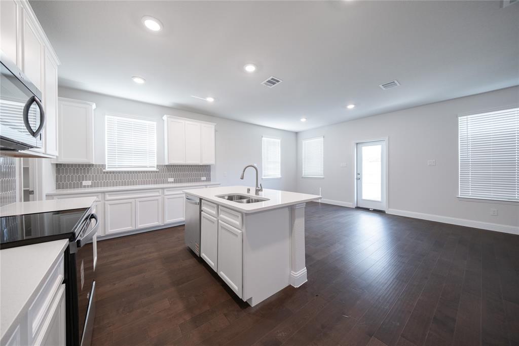 3426 Hillingdon Road Property Photo 4