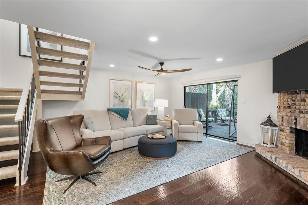 4204 Village Oak Dr. Property Photo 1
