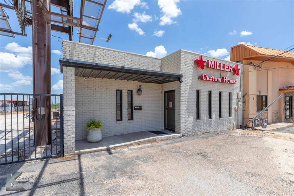4817 Hill Street Property Photo 1