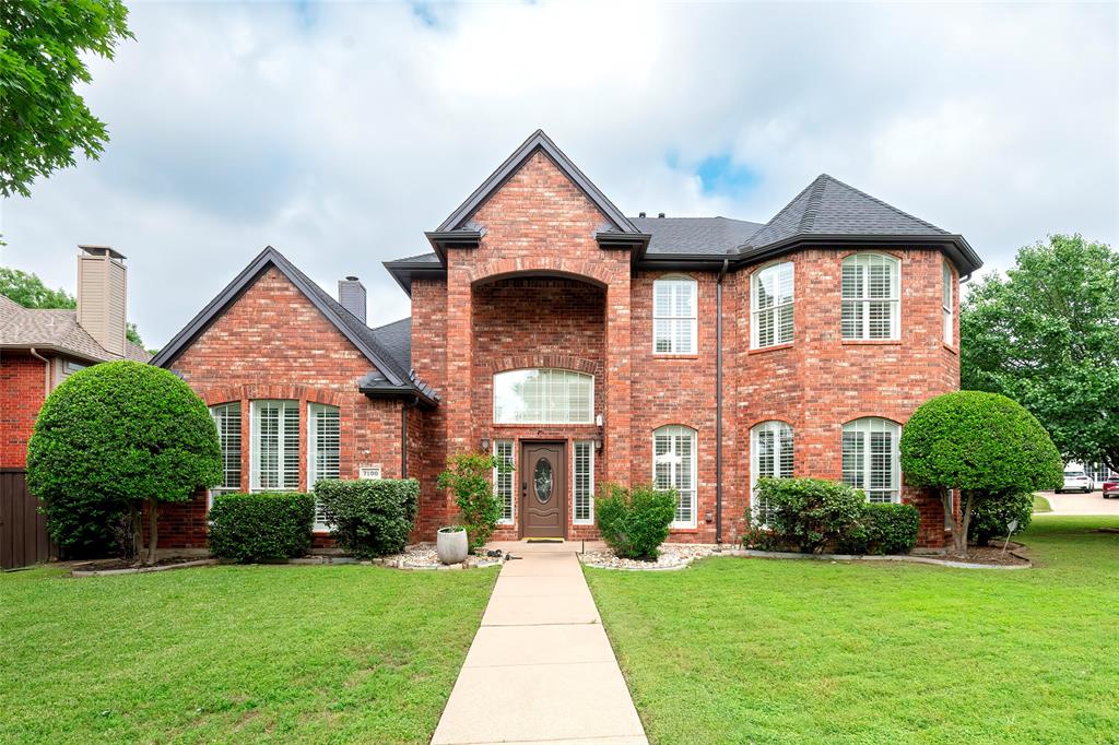 7100 Oakbrook Drive Property Photo 1