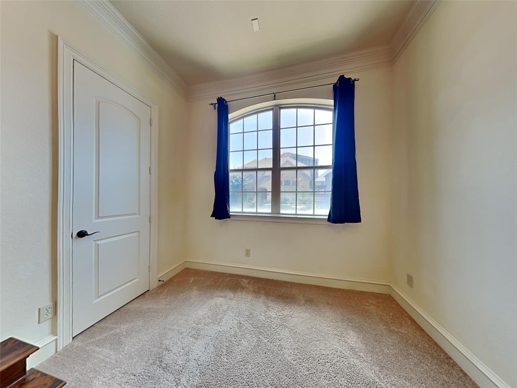 4037 Winsor Drive Property Photo 14